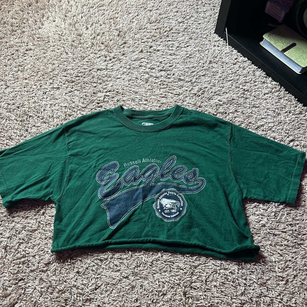 super cute cropped graphic tee